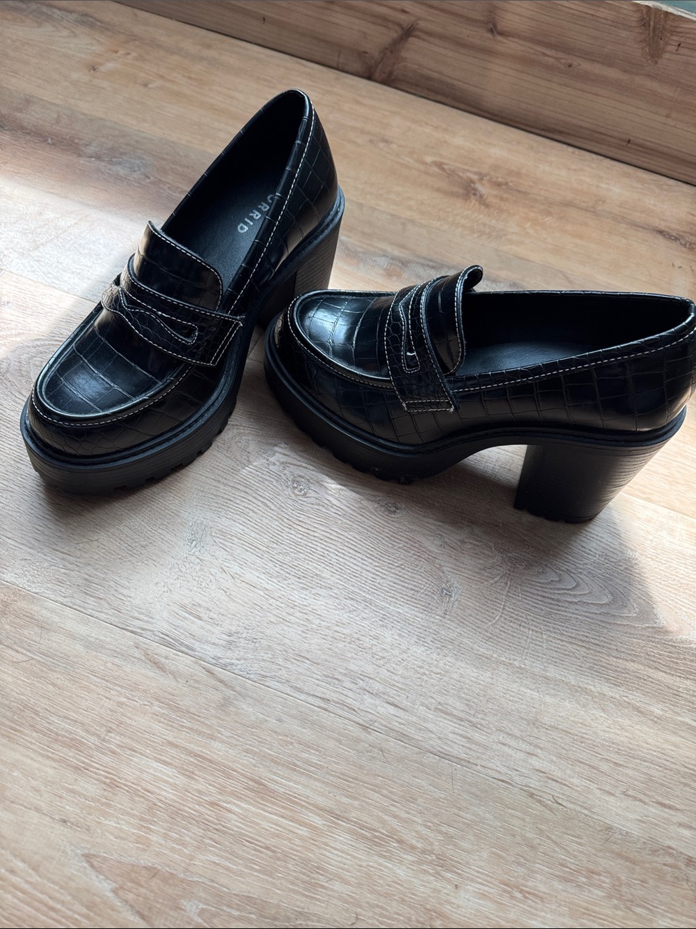 torrid Black Croc-Embossed Platform Heeled Loafers